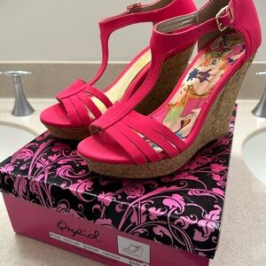 Qupid Hot Pink T-Strap Cork Wedge Sandals, Size 7